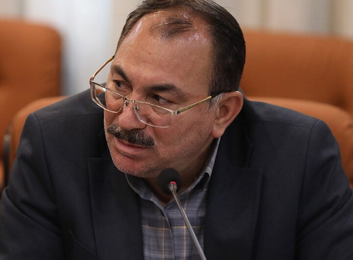 پاکمهر: ارز دارو و تجهیزات باید ۲۸ هزار و ۵۰۰ تومان باقی بماند