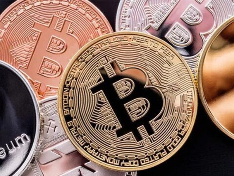 سقوط سنگین بیتکوین/ خروج سرمایه از ETFها شتاب گرفت
